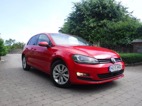 Volkswagen Golf Hatchback, Petrol, 2014, Red