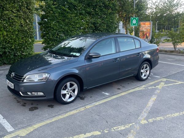 Volkswagen Passat Saloon, Diesel, 2012, Grey