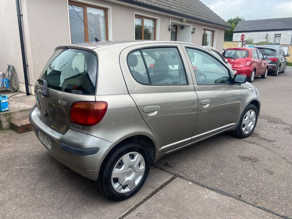 Toyota Yaris Hatchback, Petrol, 2005, Grey