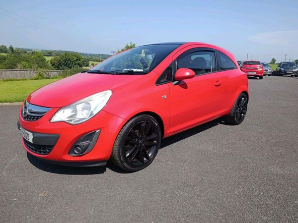 Opel Corsa Hatchback, Petrol, 2011, Red