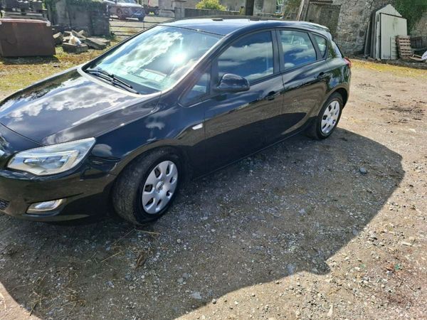 Vauxhall Astra Hatchback, Diesel, 2011, Black
