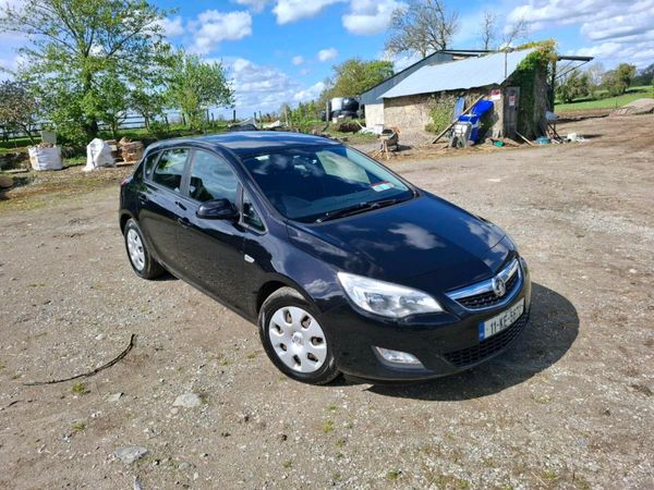 Vauxhall Astra Hatchback, Diesel, 2011, Black
