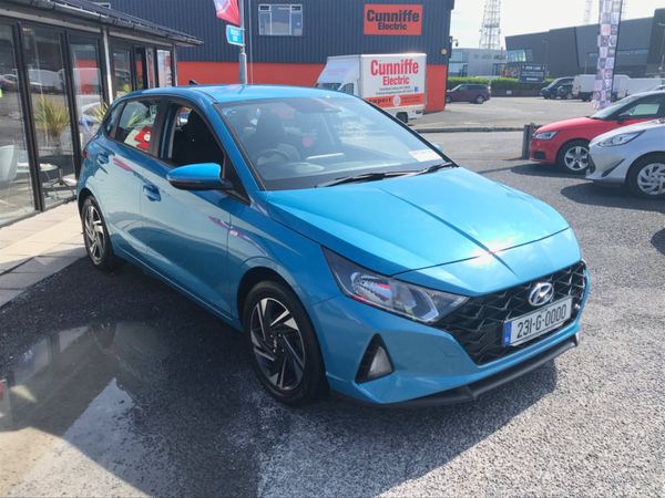 Hyundai i20 Hatchback, Petrol Hybrid, 2023, Blue