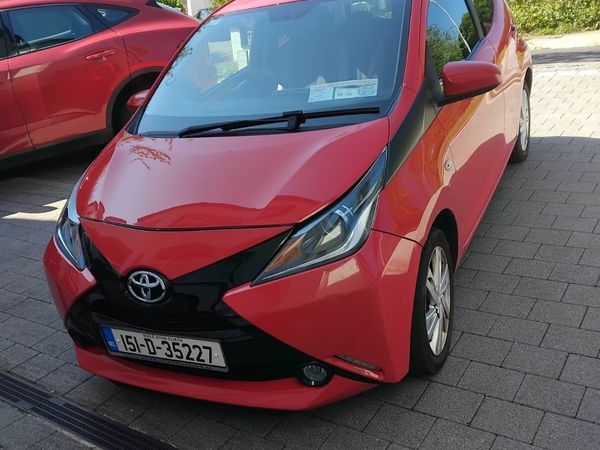 Toyota Aygo Hatchback, Petrol, 2015, Red