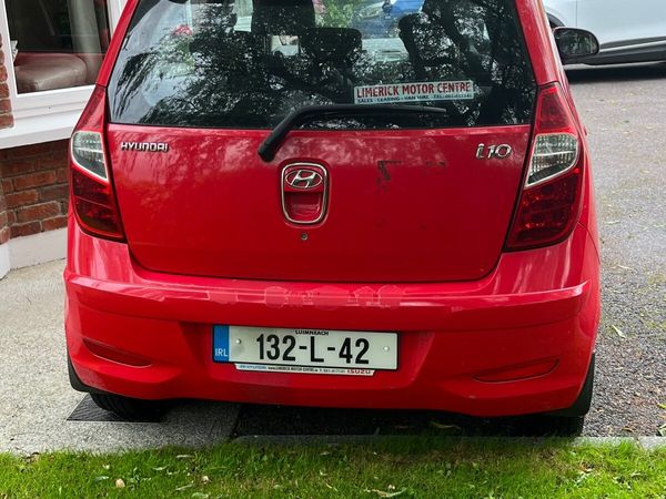 Hyundai i10 Hatchback, Petrol, 2013, Red