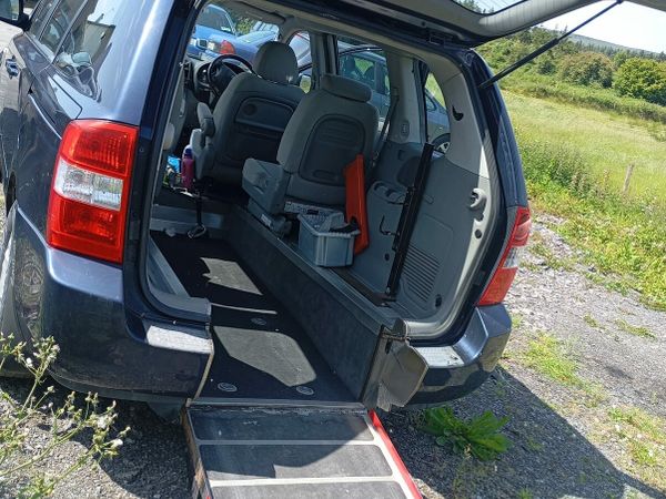 Kia Carnival MPV, Diesel, 2010, Blue