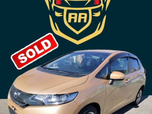 Honda Fit Hatchback, Petrol Hybrid, 2014, Gold