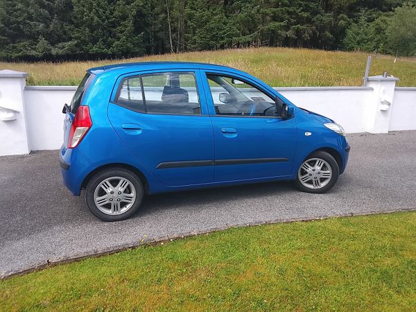 Hyundai i10 Hatchback, Petrol, 2010, Blue