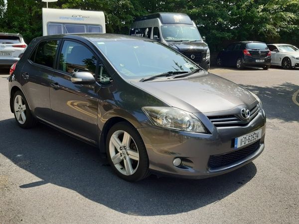 Toyota Auris Hatchback, Petrol, 2011, Grey