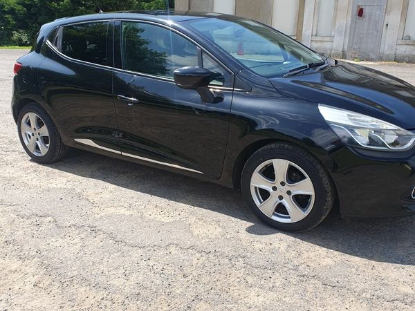 Renault Clio Hatchback, Petrol, 2016, Black