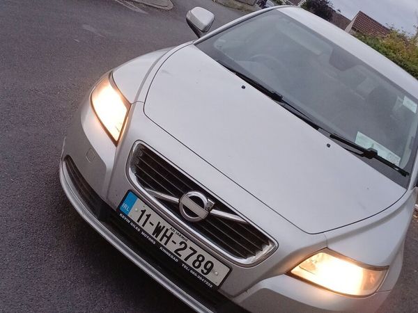Volvo S40 Saloon, Diesel, 2011, Silver