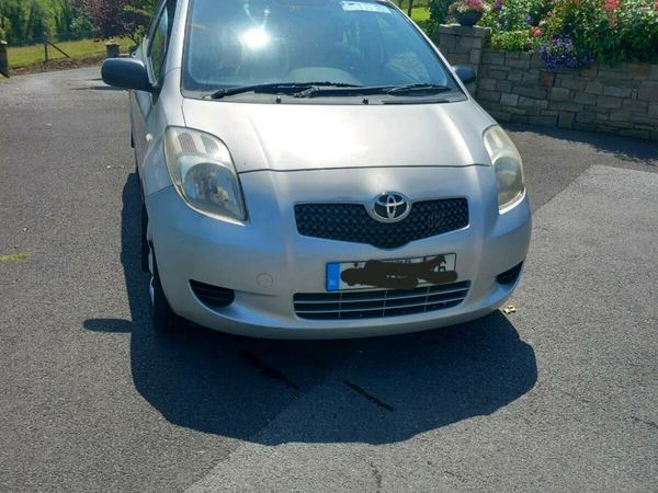 Toyota Yaris Hatchback, Petrol, 2007, Silver