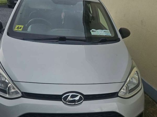 Hyundai i10 Hatchback, Petrol, 2016, Silver