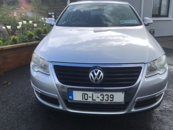 Volkswagen Passat Saloon, Petrol, 2010, Silver