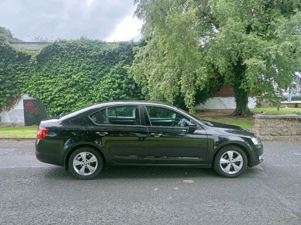 Skoda Octavia Hatchback, Diesel, 2016, Black