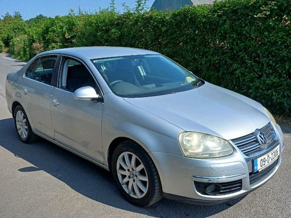 Volkswagen Jetta Saloon, Diesel, 2009, Silver