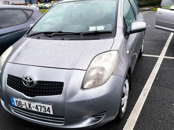 Toyota Yaris Hatchback, Petrol, 2006, Silver