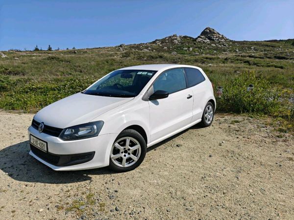 Volkswagen Polo Hatchback, Petrol, 2012, White