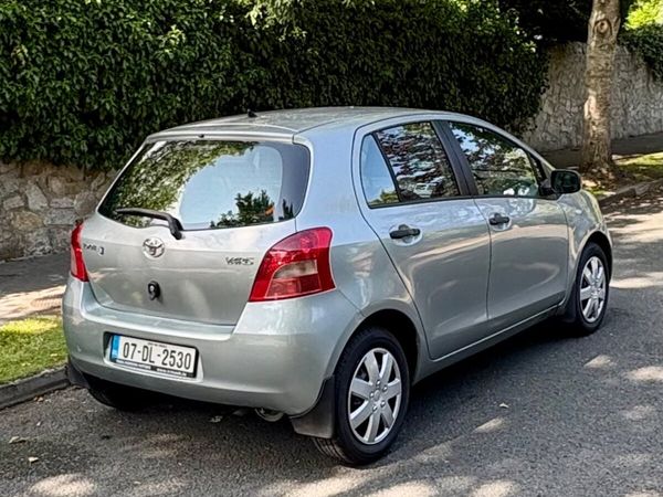 Toyota Yaris Hatchback, Petrol, 2007, Silver