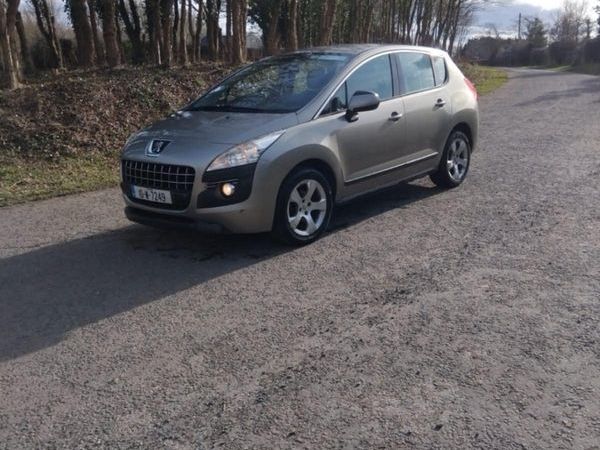 Peugeot 3008 MPV, Diesel, 2010, Grey