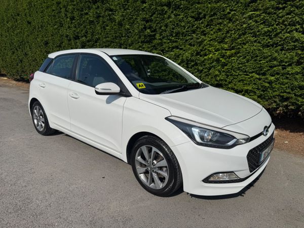 Hyundai i20 Hatchback, Petrol, 2018, White