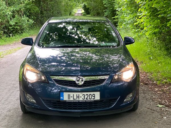 Vauxhall Astra Hatchback, Diesel, 2011, Blue