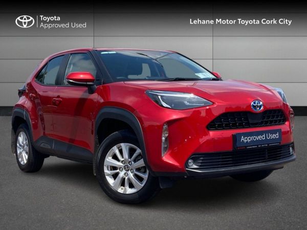 Toyota Yaris Cross Hatchback, Hybrid, 2023, Red