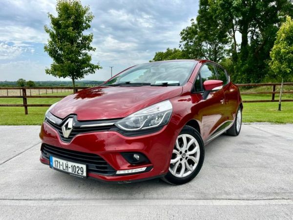 Renault Clio Hatchback, Petrol, 2017, Red