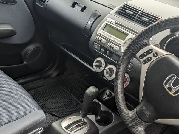 Honda Jazz Hatchback, Petrol, 2008, Silver