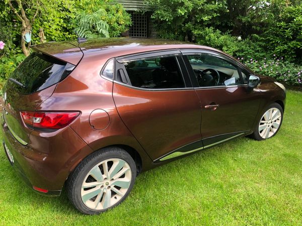 Renault Clio Hatchback, Petrol, 2015, Brown