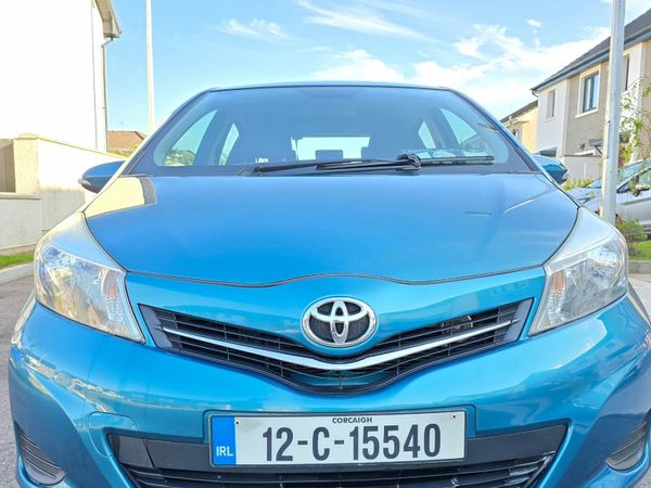Toyota Yaris Hatchback, Petrol, 2012, Blue
