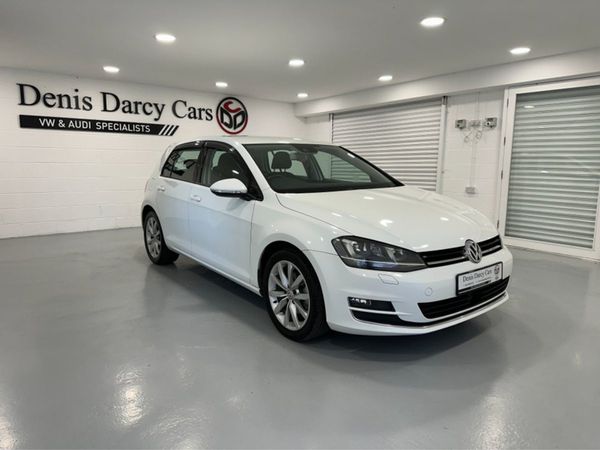 Volkswagen Golf Hatchback, Petrol, 2016, Burgundy