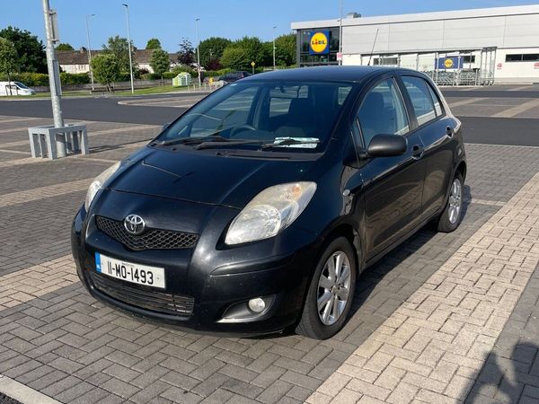 Toyota Yaris Hatchback, Petrol, 2011, Black