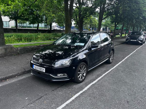 Volkswagen Polo Hatchback, Petrol, 2014, Black