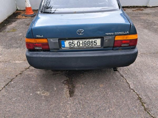 Toyota Corolla Saloon, Petrol, 1995, Green