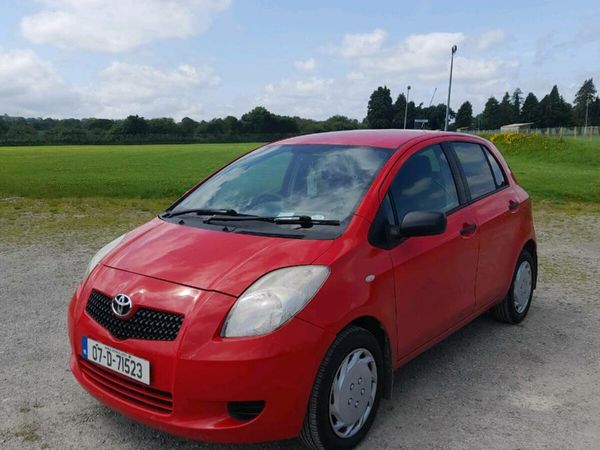 Toyota Yaris Hatchback, Petrol, 2007, Red