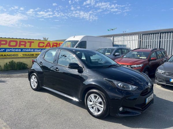 Toyota Yaris Hatchback, Petrol Hybrid, 2021, Black