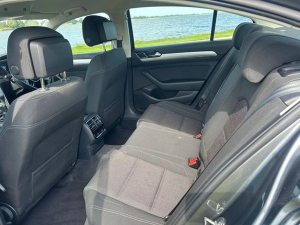Volkswagen Passat Saloon, Diesel, 2015, Grey