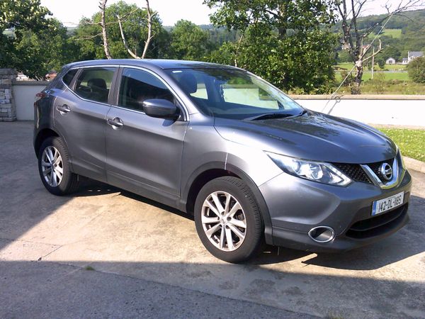 Nissan Qashqai Hatchback, Diesel, 2014, Grey