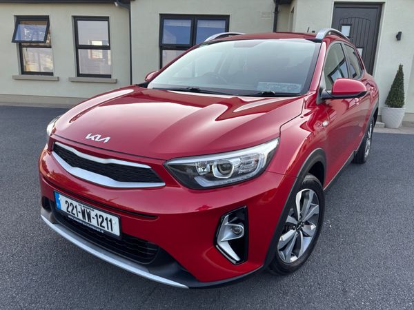 Kia Stonic Estate/Jeep, Petrol, 2022, Red