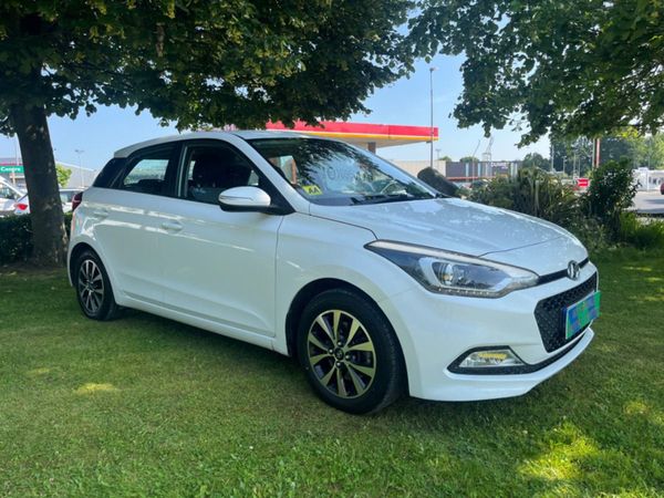 Hyundai i20 Hatchback, Diesel, 2017, White