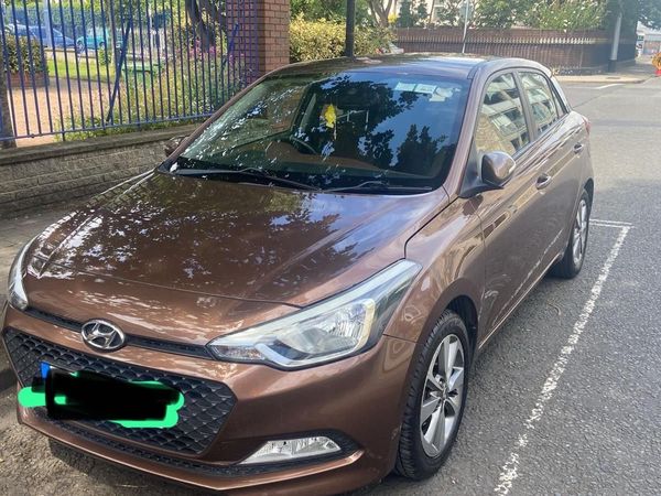 Hyundai i20 Hatchback, Petrol, 2015, Brown