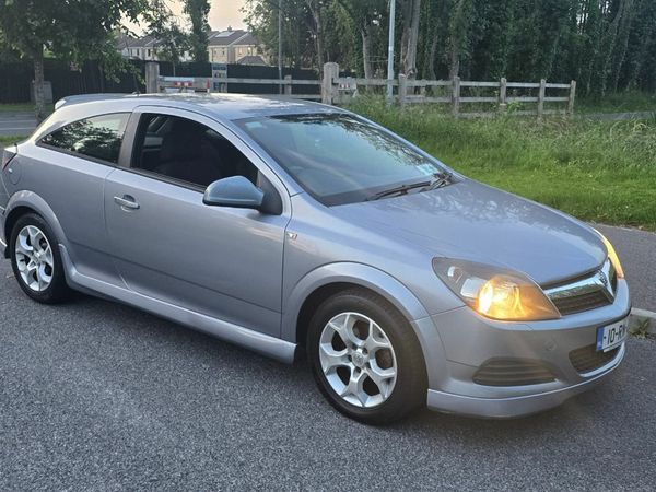 Vauxhall Astra Hatchback, Diesel, 2010, Silver