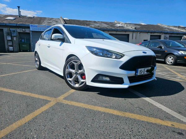 Ford Focus Hatchback, Diesel, 2015, White