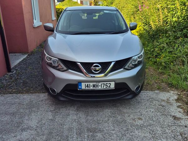 Nissan Qashqai Hatchback, Diesel, 2014, Silver