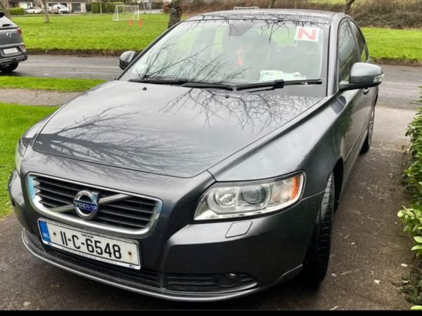 Volvo S40 Saloon, Diesel, 2011, Grey