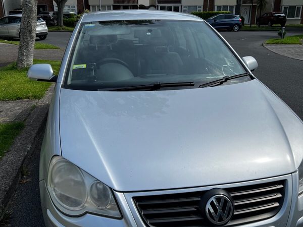 Volkswagen Polo Hatchback, Diesel, 2009, Silver