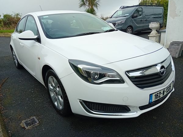 Opel Insignia Hatchback, Diesel, 2016, White