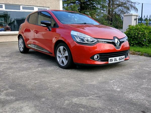 Renault Clio Hatchback, Petrol, 2015, Red