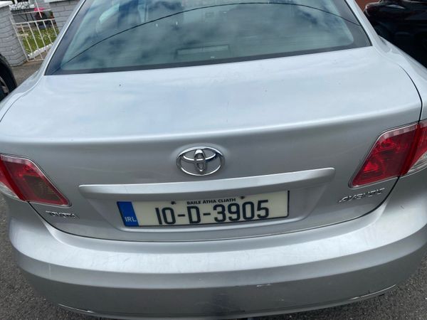 Toyota Avensis Saloon, Diesel, 2010, Silver